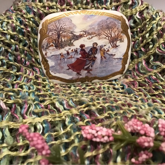 Ceramic Brooch - Picture 5 of 6